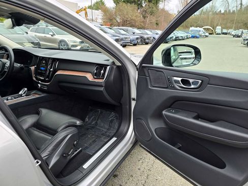 Certified 2023 Volvo XC60 B5 Ultimate AWD/4WD image 11