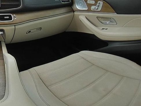 Used 2021 Mercedes-Benz GLS 580 4MATIC image 24