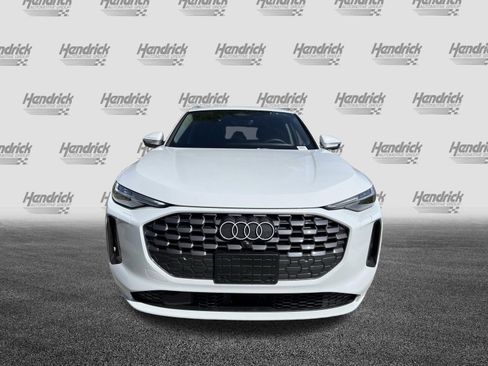 Used 2025 Audi Q5 Premium w/ Premium Plus AWD/4WD image 3