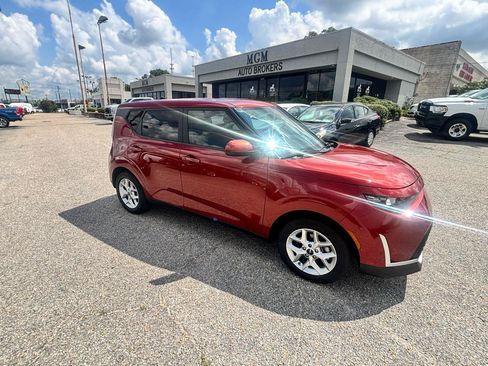 Used 2023 Kia Soul S FWD image 26