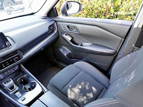 Used 2025 Nissan Rogue S image 21