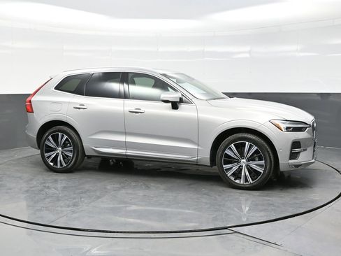 Used 2023 Volvo XC60 B5 Plus w/ Climate Package image 8