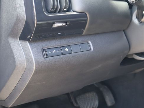 Used 2024 Nissan Pathfinder SV FWD image 24