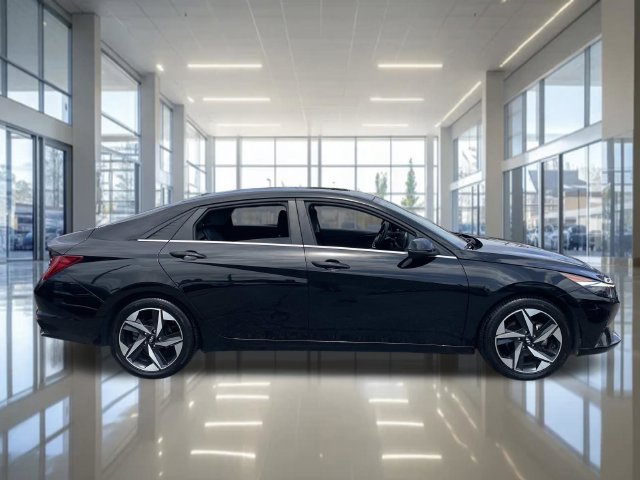 Used 2023 Hyundai Elantra Limited w/ Cargo Package FWD image 3