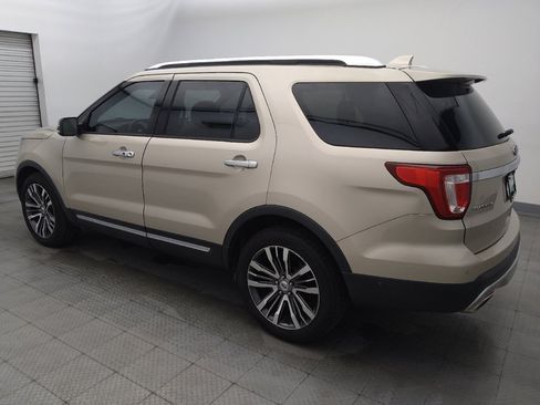 Used 2017 Ford Explorer Platinum AWD/4WD image 3