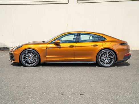 Certified 2025 Porsche Panamera 4 AWD/4WD image 2