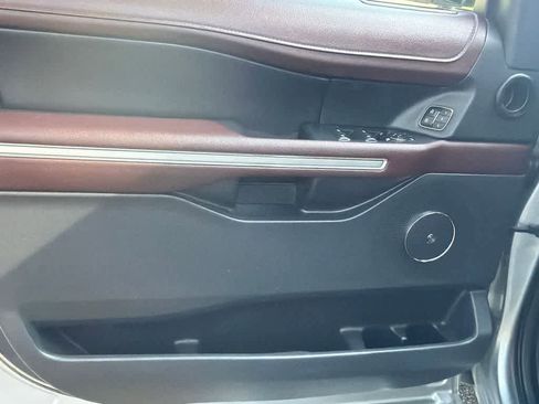 Used 2024 Ford Expedition Max Limited image 9