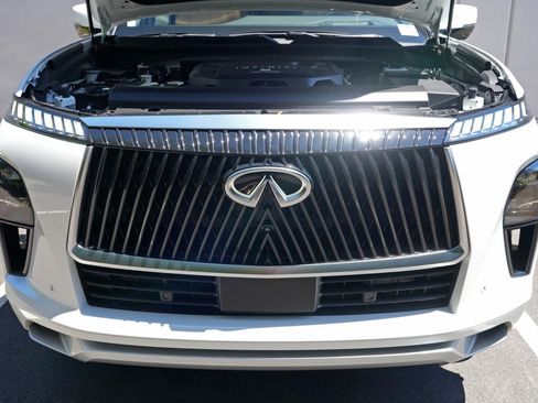 Used 2025 INFINITI QX80 Sensory w/ Premium Cargo Package AWD/4WD image 8