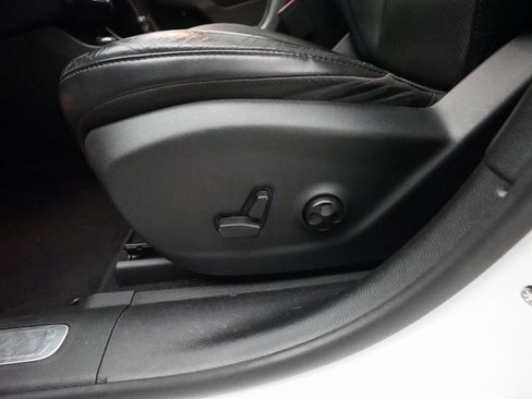 Used 2020 Jeep Cherokee Limited image 29