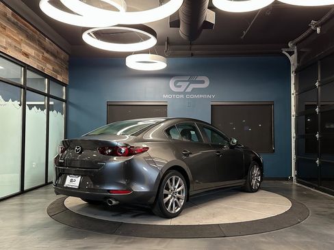 Used 2022 MAZDA MAZDA3 s image 3