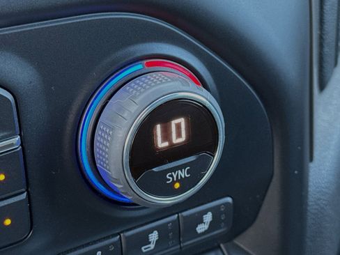 Used 2022 Chevrolet Silverado 1500 High Country w/ Z71 Off-Road Package image 29