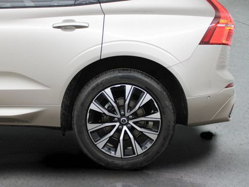 Used 2025 Volvo XC60 B5 Plus w/ Protection Package Premier AWD/4WD image 8