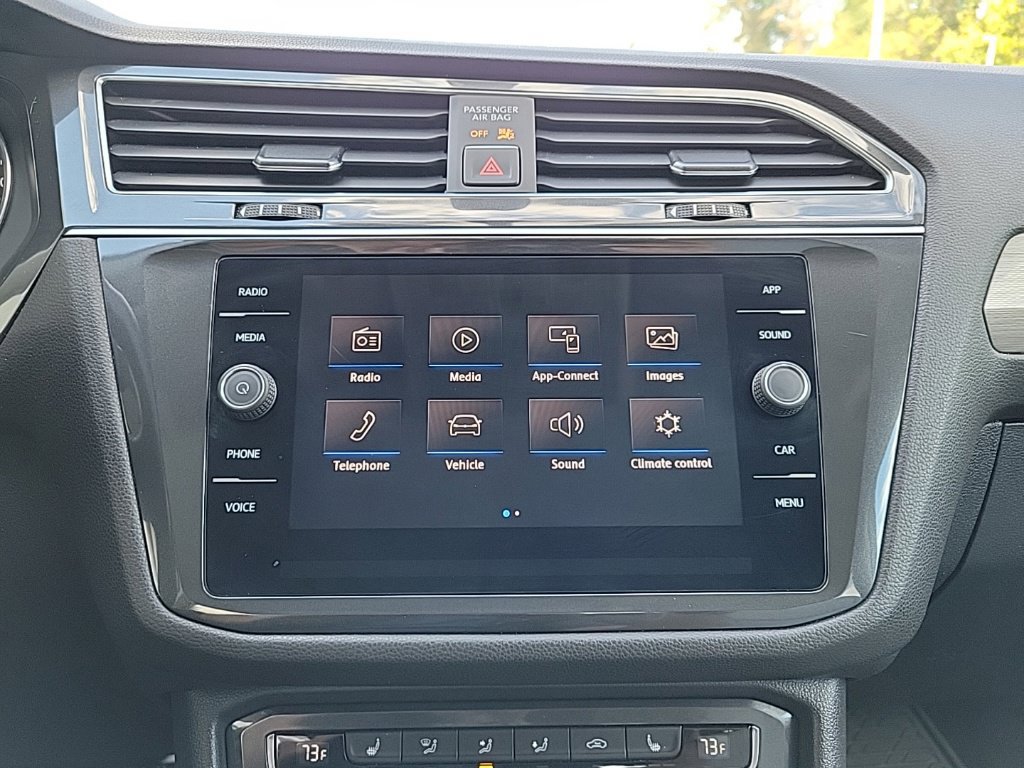 Used 2018 Volkswagen Tiguan SE w/ Panoramic Sunroof Package AWD/4WD image 12
