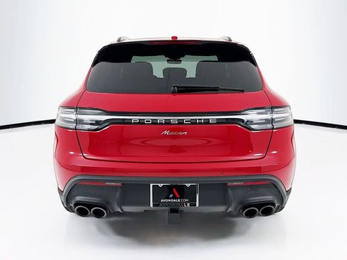 Certified 2025 Porsche Macan AWD/4WD image 10