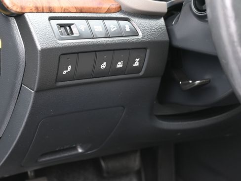 Used 2017 Hyundai Santa Fe Limited image 22