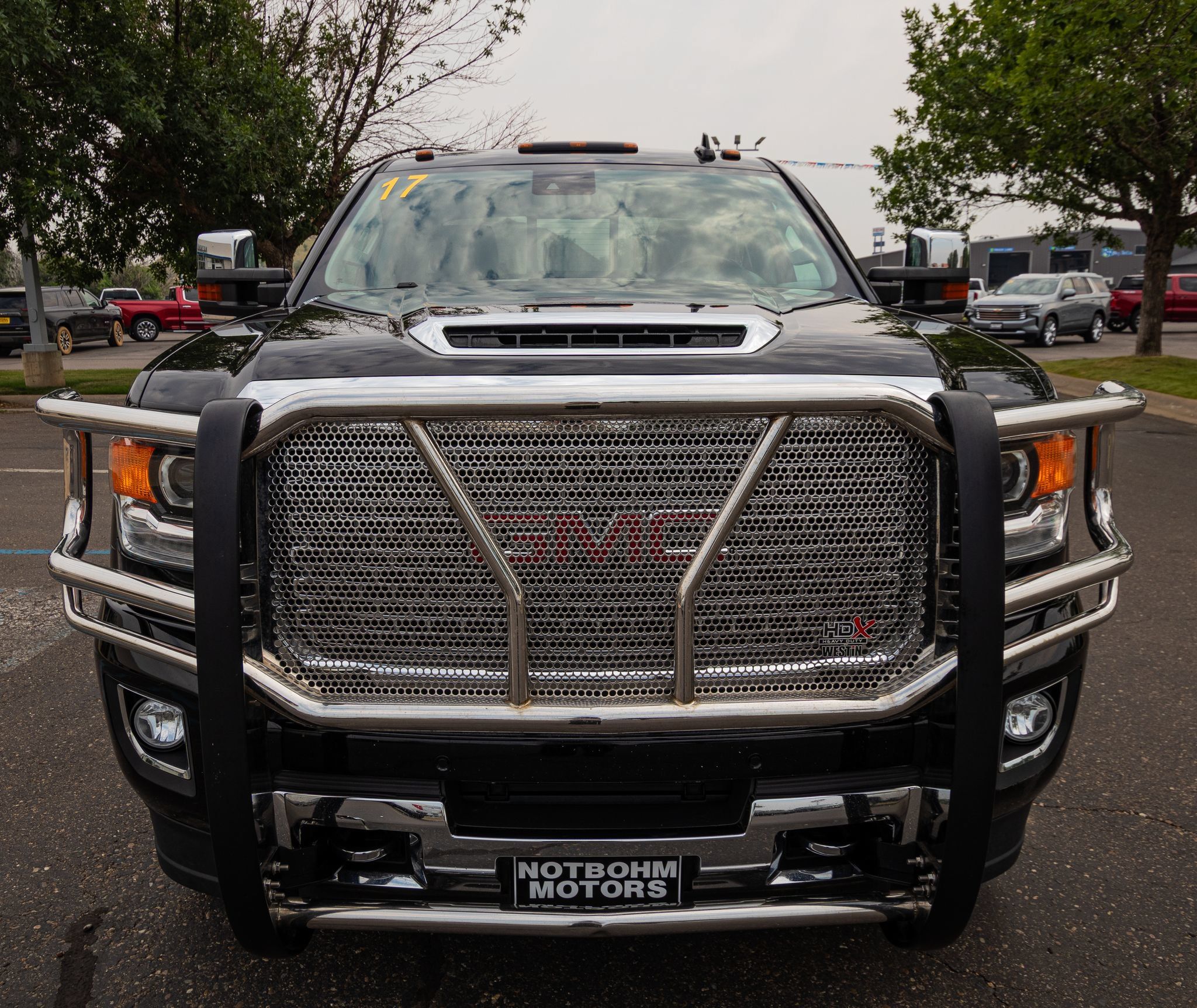 Used 2017 GMC Sierra 2500 Denali w/ Duramax Plus Package AWD/4WD image 4