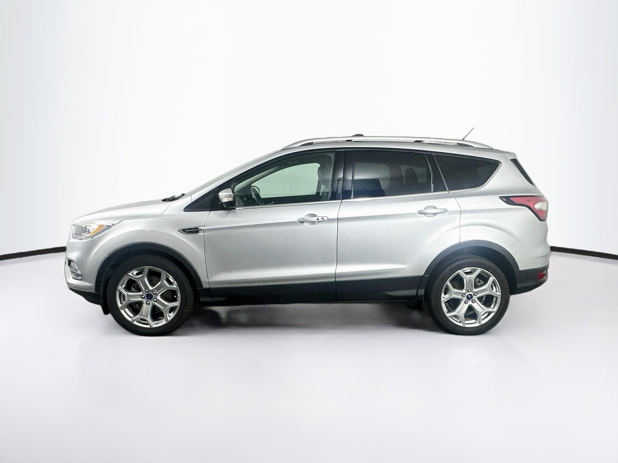 Used 2017 Ford Escape Titanium w/ Equipment Group 301A FWD image 4