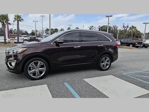 Used 2016 Kia Sorento LX w/ LX Convenience Package image 24