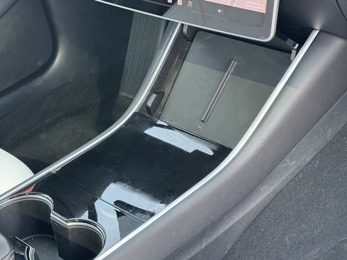 Used 2018 Tesla Model 3 image 18