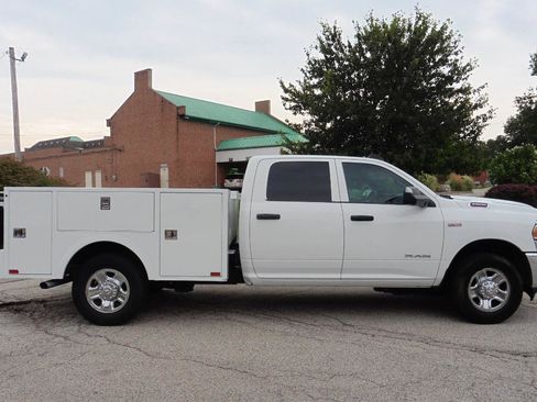 Used 2022 RAM 2500 Tradesman w/ Chrome Appearance Group RWD image 18