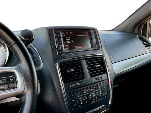 Used 2019 Dodge Grand Caravan GT image 6