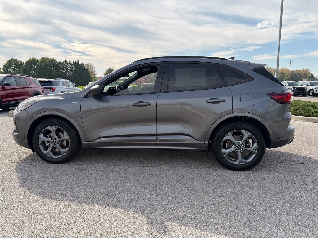 Used 2023 Ford Escape ST-Line w/ Equipment Group 301A FWD image 4
