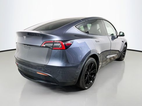 Used 2021 Tesla Model Y Long Range AWD/4WD image 4