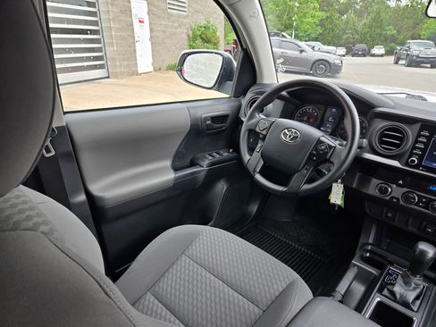 Used 2023 Toyota Tacoma SR AWD/4WD image 9