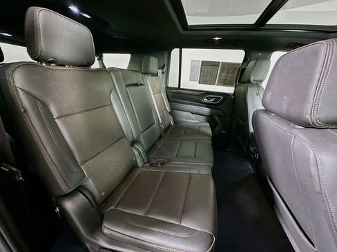 Used 2023 Chevrolet Suburban High Country w/ Premium Package 2 AWD/4WD image 32