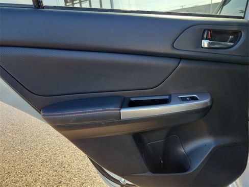 Used 2017 Subaru Crosstrek 2.0i Limited image 9