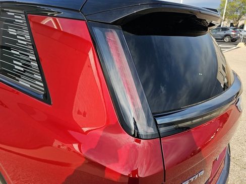 New 2026 Cadillac Vistiq Sport w/ LPO, Floor Liner Package image 36