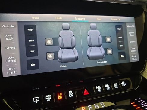 Used 2022 Jeep Grand Wagoneer Series III image 24