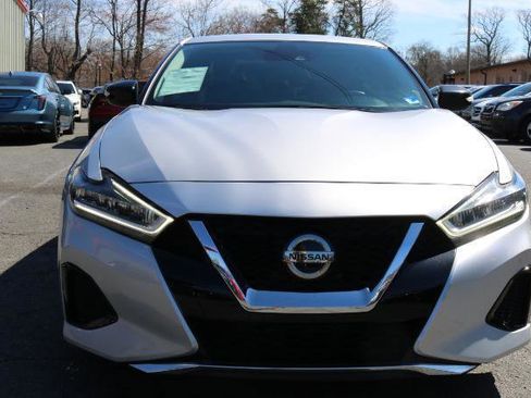 Used 2022 Nissan Maxima SV w/ Floor Mat Group image 2