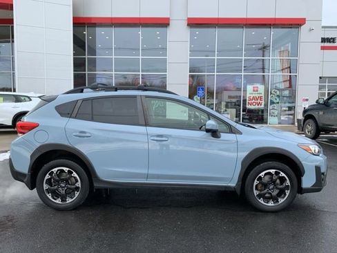 Used 2021 Subaru Crosstrek 2.0i Premium w/ Moonroof Package image 2