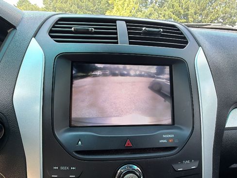 Used 2013 Ford Explorer XLT FWD image 37