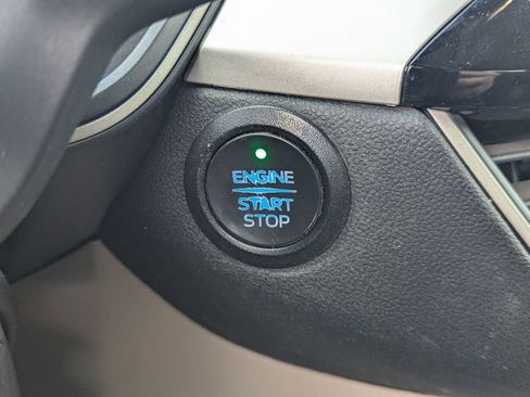 Used 2021 Ford Escape SE image 17