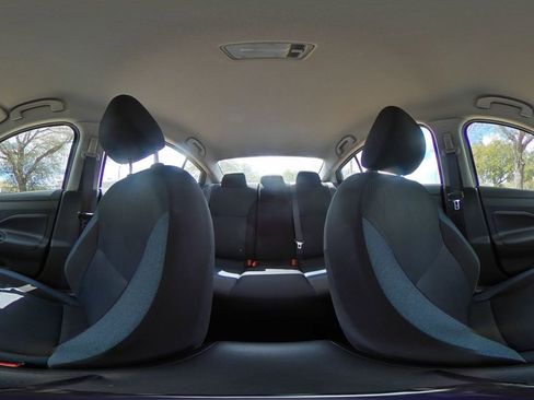 Used 2025 Nissan Versa SV image 38