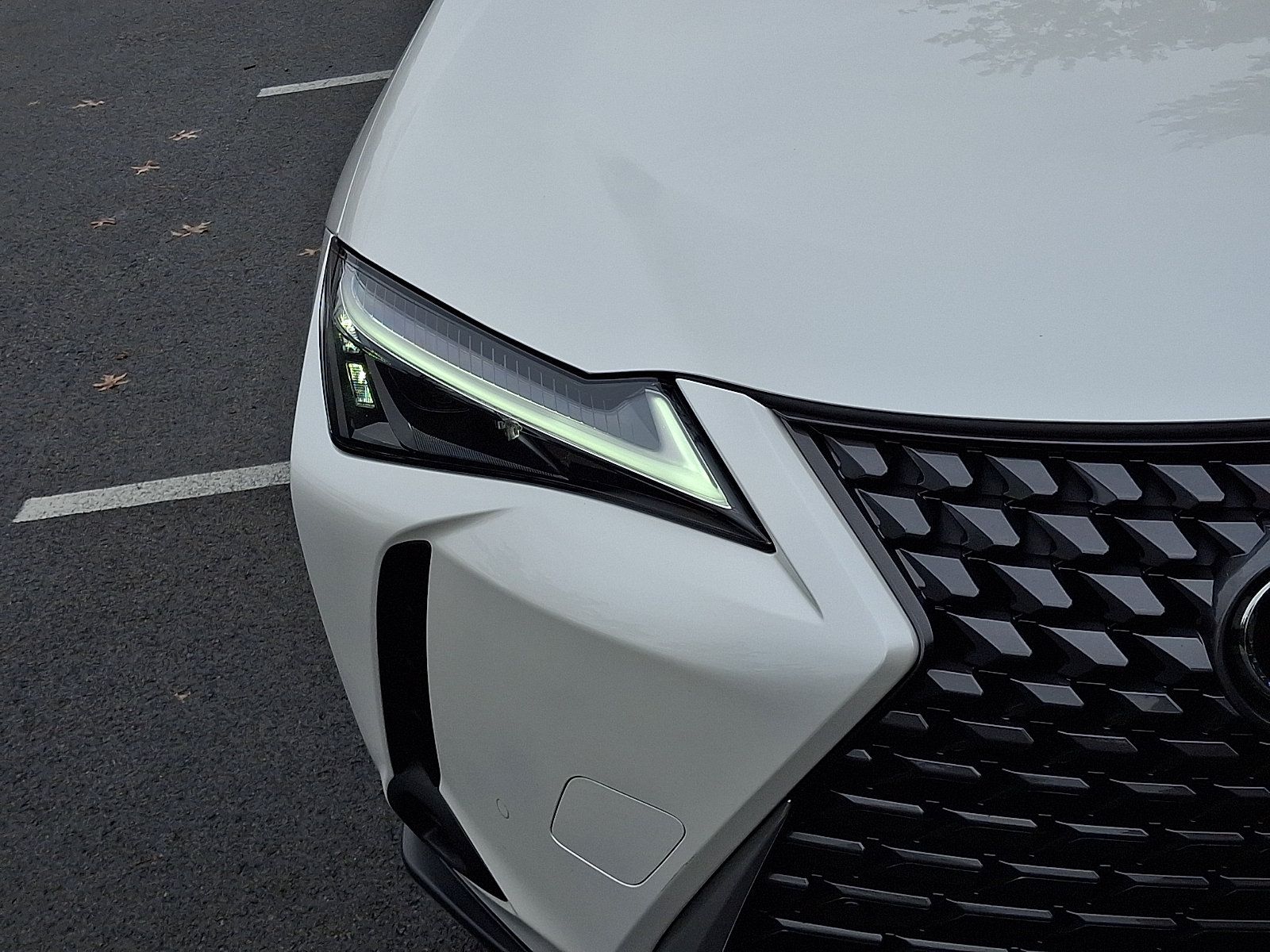 Certified 2025 Lexus UX 300h AWD w/ Accessory Package (Z1) image 9