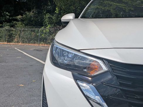 Used 2025 Nissan Sentra SV FWD image 9