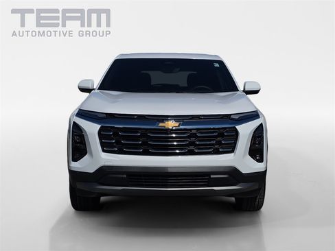 New 2026 Chevrolet Equinox LT image 2