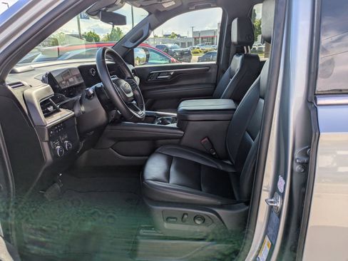 Used 2025 Chevrolet Tahoe LT AWD/4WD image 17