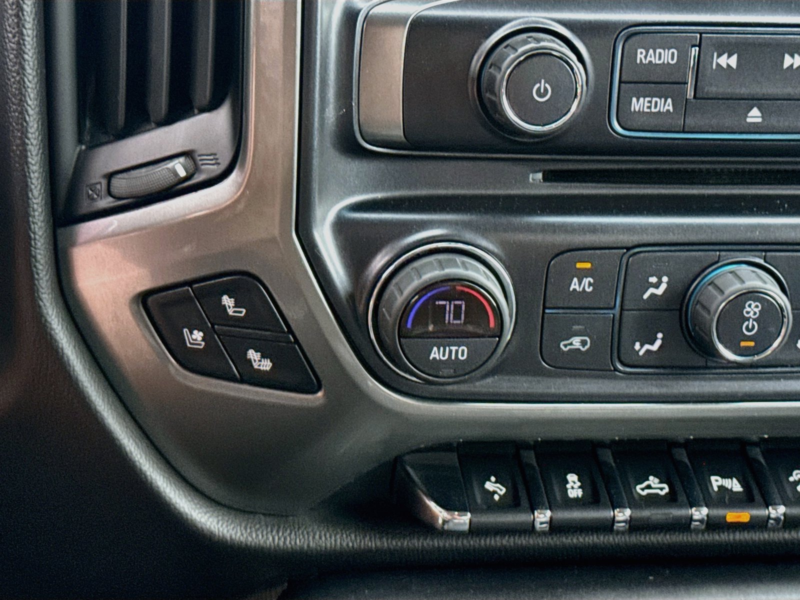 Used 2019 Chevrolet Silverado 2500 LTZ w/ Duramax Plus Package AWD/4WD image 17