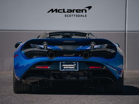 Used 2022 McLaren 720S Luxury RWD image 6