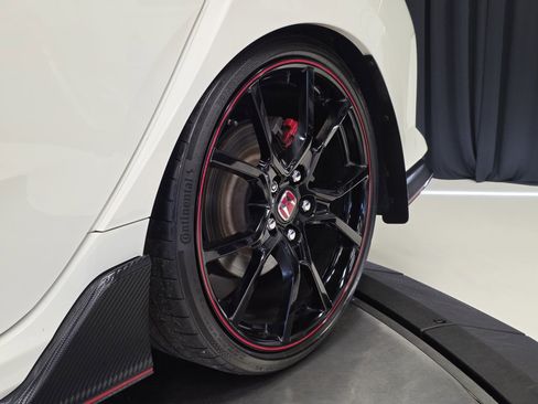 Used 2017 Honda Civic Type R image 45