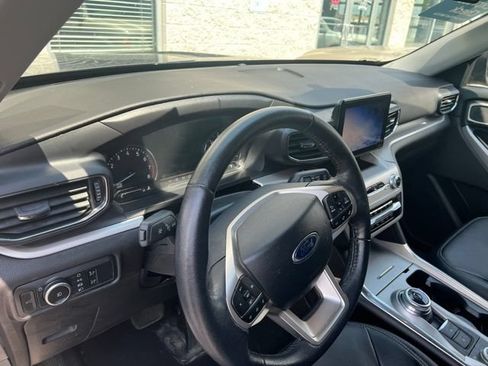 Used 2024 Ford Explorer XLT w/ Equipment Group 202A AWD/4WD image 12