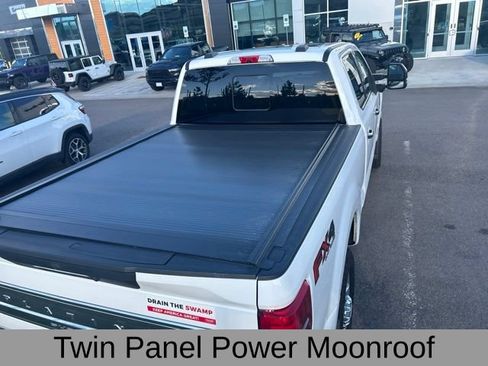 Used 2022 Ford F250 Platinum w/ FX4 Off-Road Package AWD/4WD image 11