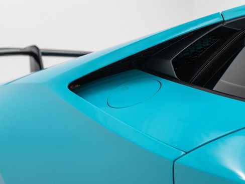 Used 2019 Lamborghini Huracan Performante AWD/4WD image 28