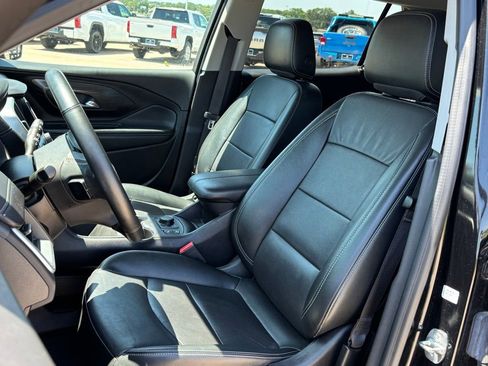 Used 2024 GMC Terrain SLT AWD/4WD image 13
