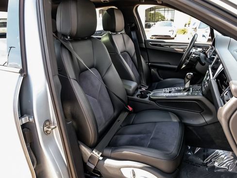 Used 2021 Porsche Macan S AWD/4WD image 41
