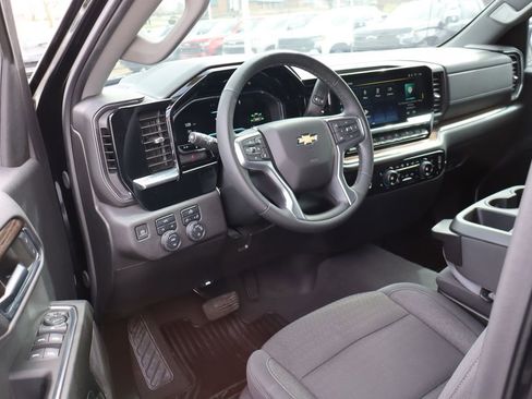 Used 2024 Chevrolet Silverado 1500 LT image 12